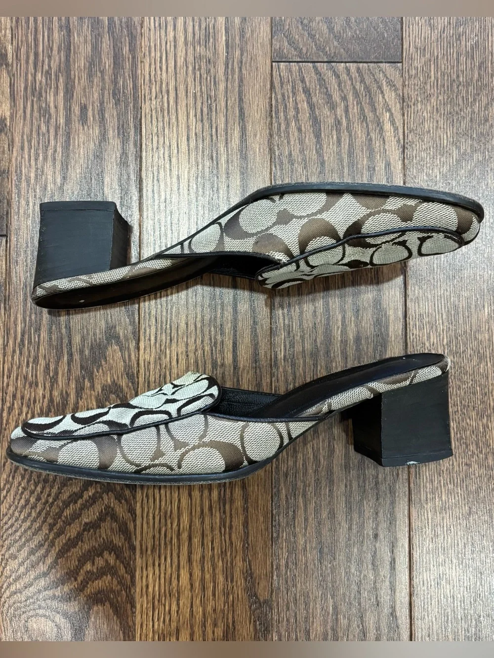 Vintage Coach kitten heels
